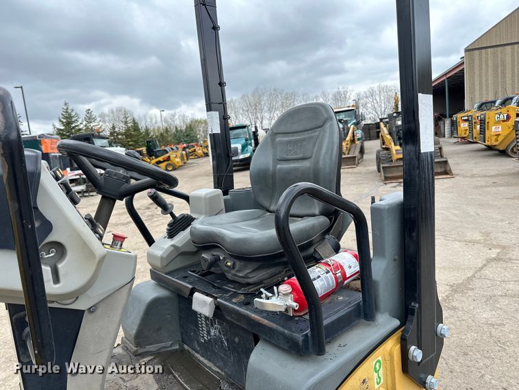 image for item DQ0783 2014 Caterpillar  CC24B single drum vibratory roller