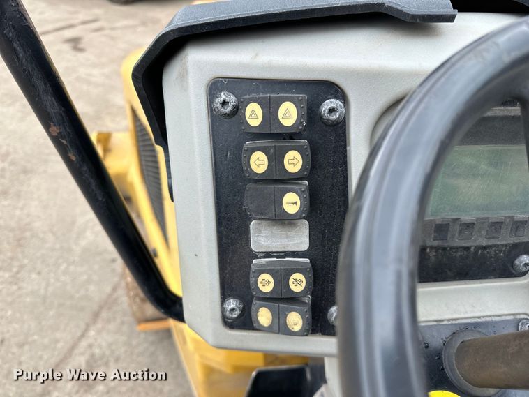 image for item DQ0783 2014 Caterpillar  CC24B single drum vibratory roller