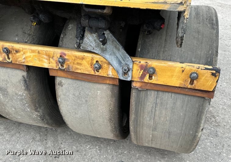 image for item DQ0783 2014 Caterpillar  CC24B single drum vibratory roller