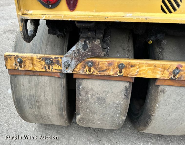 image for item DQ0783 2014 Caterpillar  CC24B single drum vibratory roller