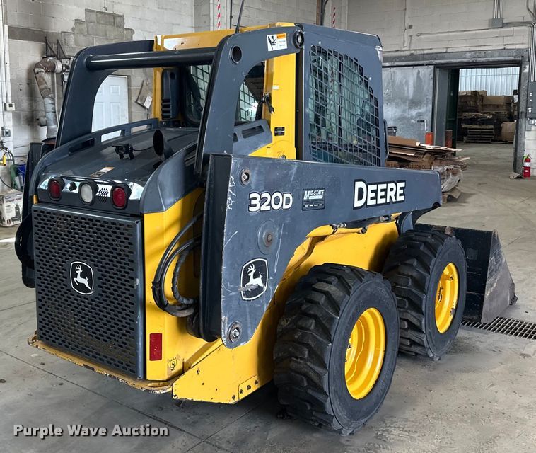 image for item DQ0797 2011 John Deere 320D skid steer loader