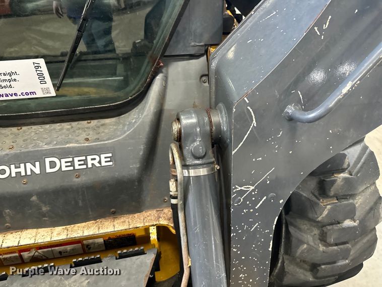 image for item DQ0797 2011 John Deere 320D skid steer loader