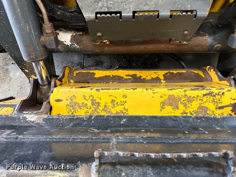 image for item DQ0797 2011 John Deere 320D skid steer loader