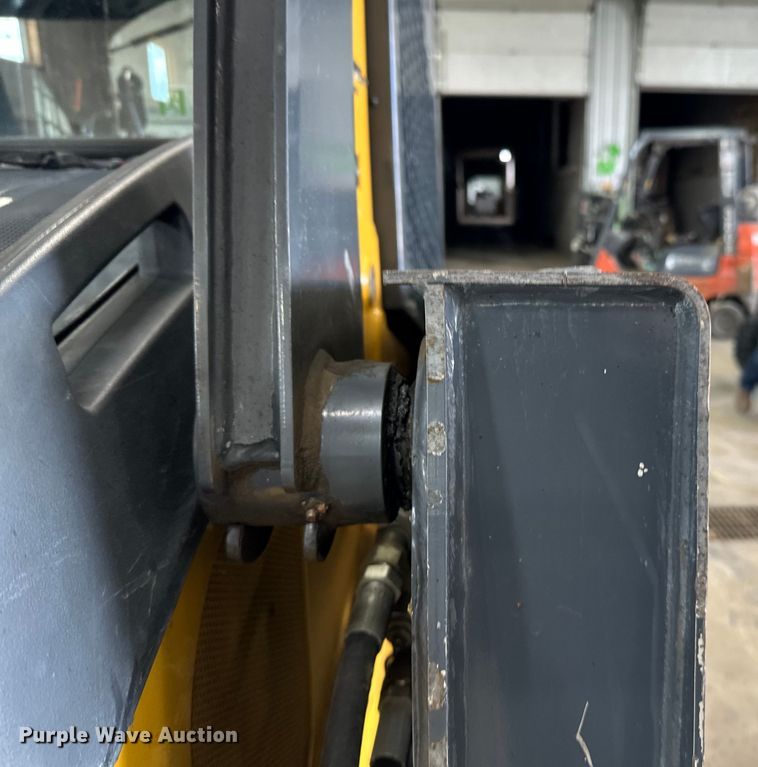 image for item DQ0797 2011 John Deere 320D skid steer loader