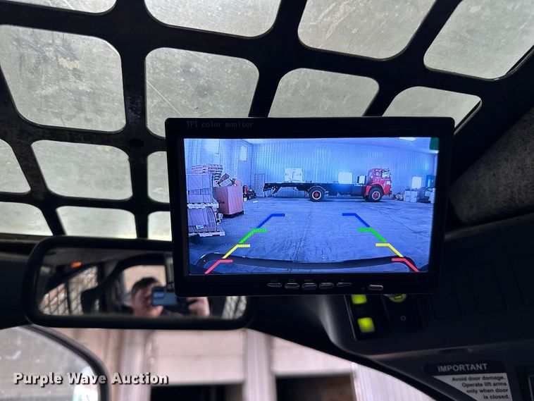 image for item DQ0797 2011 John Deere 320D skid steer loader