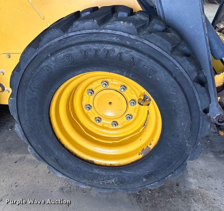 image for item DQ0797 2011 John Deere 320D skid steer loader