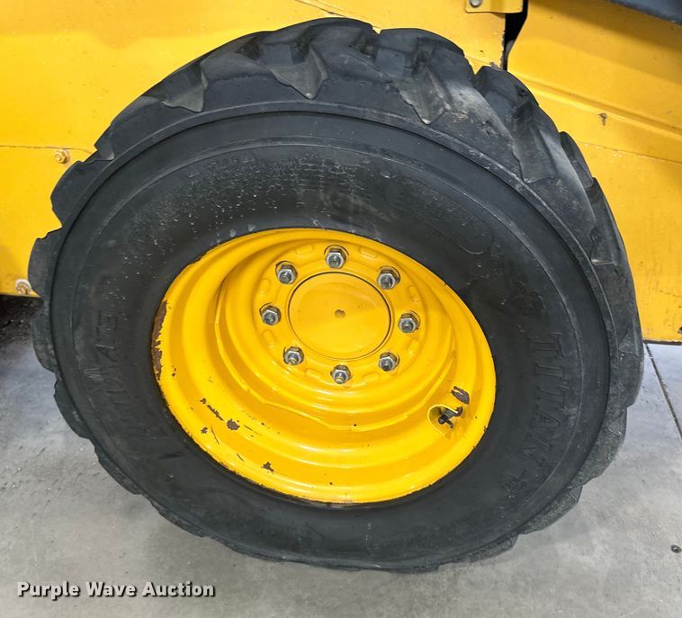 image for item DQ0797 2011 John Deere 320D skid steer loader