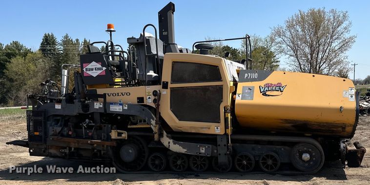 image for item DQ0798 2014 Volvo  P7110 paver