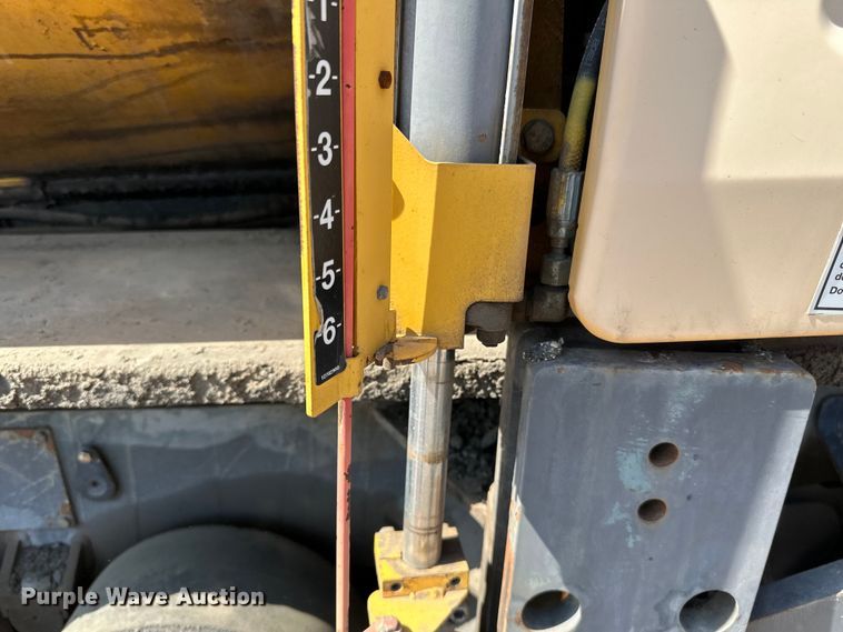 image for item DQ0798 2014 Volvo  P7110 paver