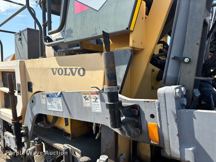 image for item DQ0798 2014 Volvo  P7110 paver