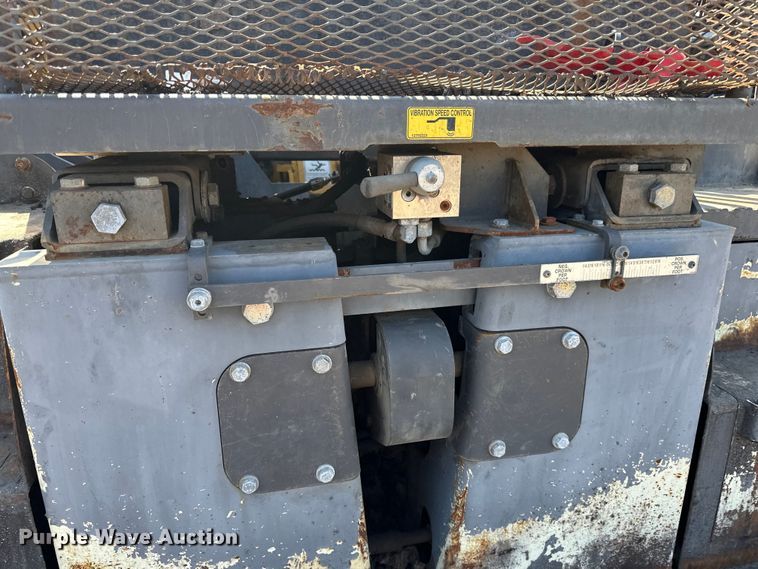 image for item DQ0798 2014 Volvo  P7110 paver