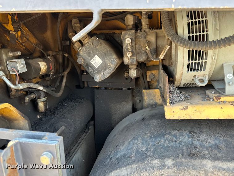 image for item DQ0798 2014 Volvo  P7110 paver