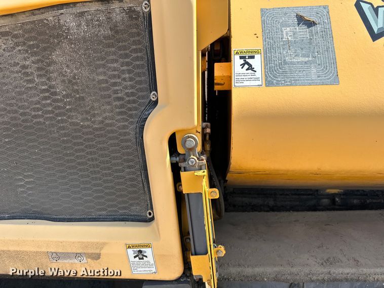 image for item DQ0798 2014 Volvo  P7110 paver