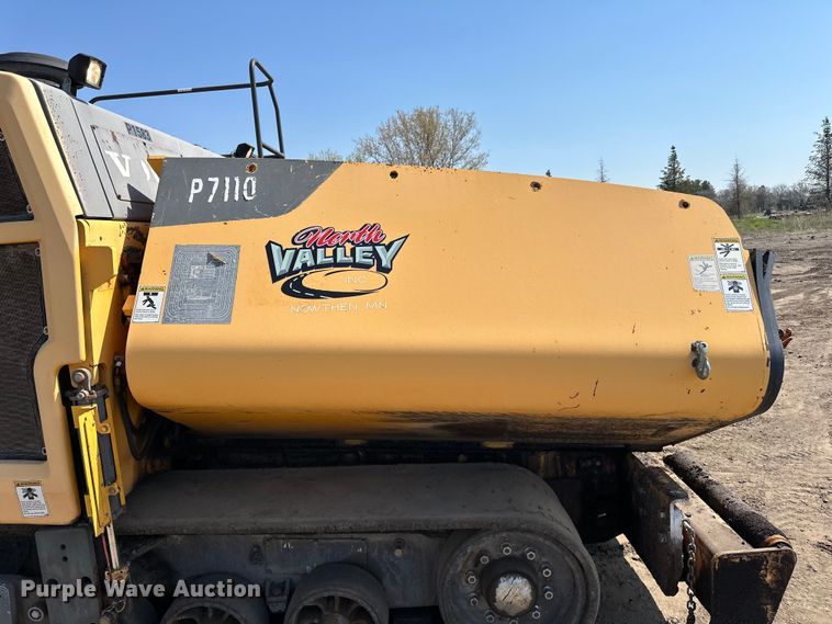 image for item DQ0798 2014 Volvo  P7110 paver