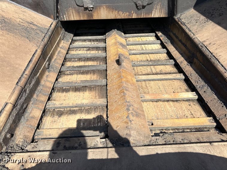 image for item DQ0798 2014 Volvo  P7110 paver