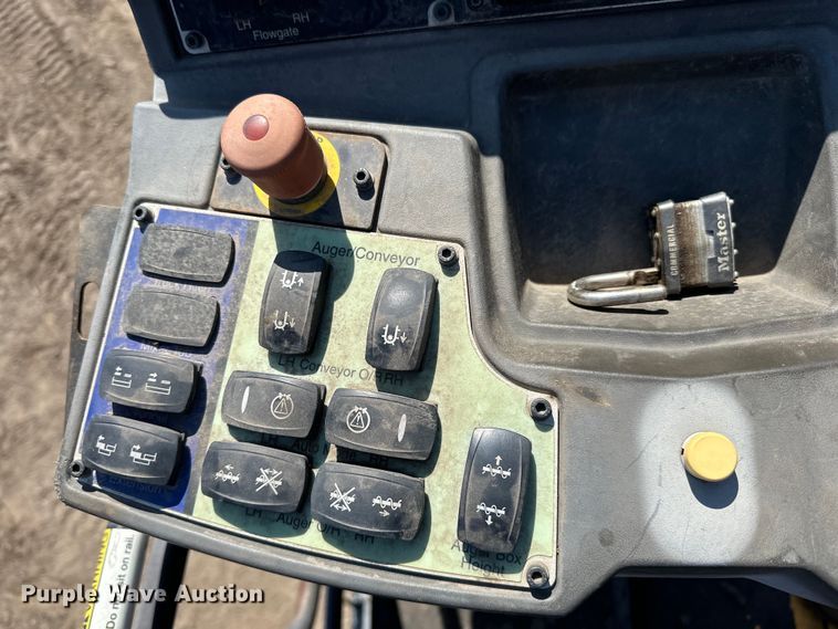 image for item DQ0798 2014 Volvo  P7110 paver