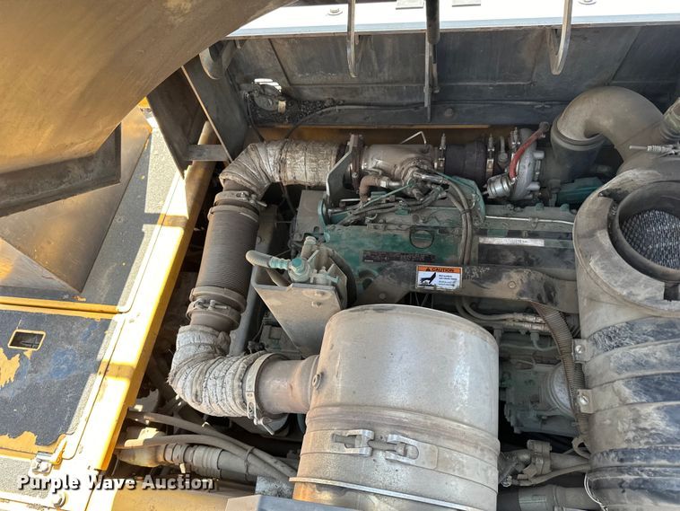 image for item DQ0798 2014 Volvo  P7110 paver