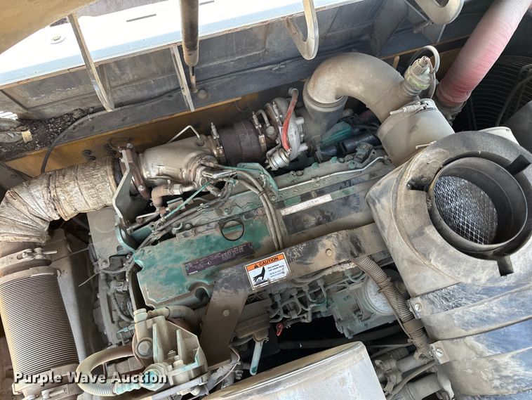 image for item DQ0798 2014 Volvo  P7110 paver