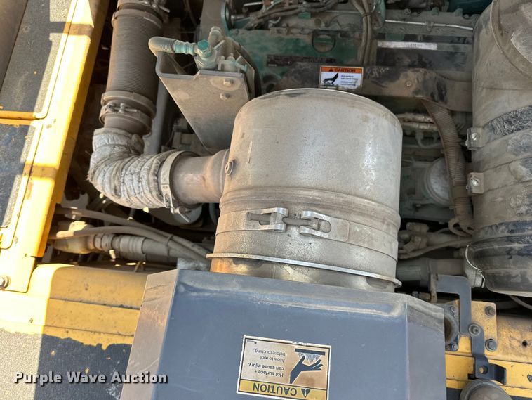 image for item DQ0798 2014 Volvo  P7110 paver