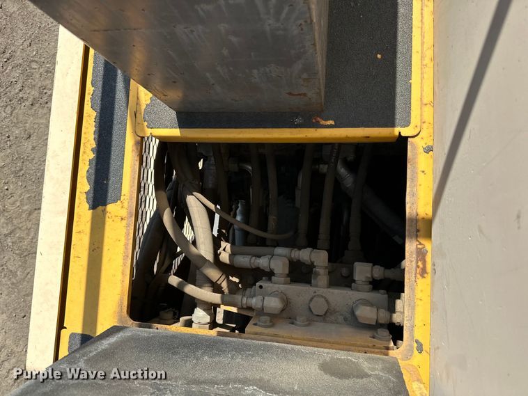 image for item DQ0798 2014 Volvo  P7110 paver