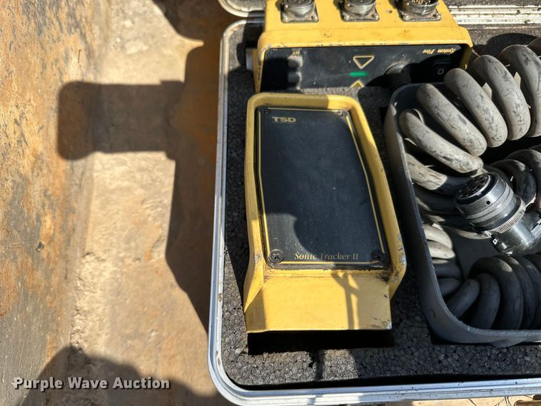 image for item DQ0798 2014 Volvo  P7110 paver