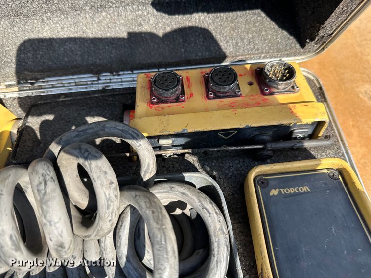 image for item DQ0798 2014 Volvo  P7110 paver