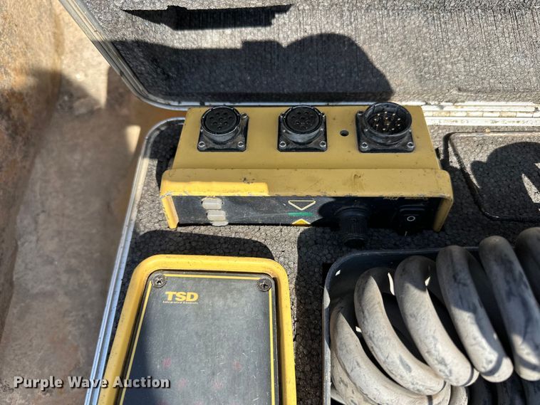 image for item DQ0798 2014 Volvo  P7110 paver