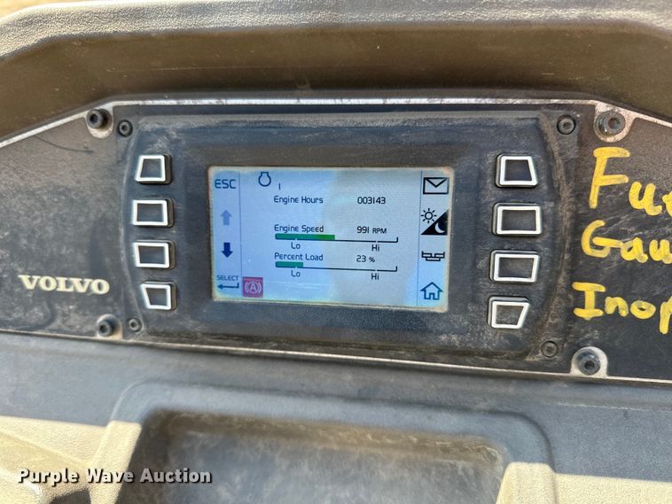 image for item DQ0798 2014 Volvo  P7110 paver