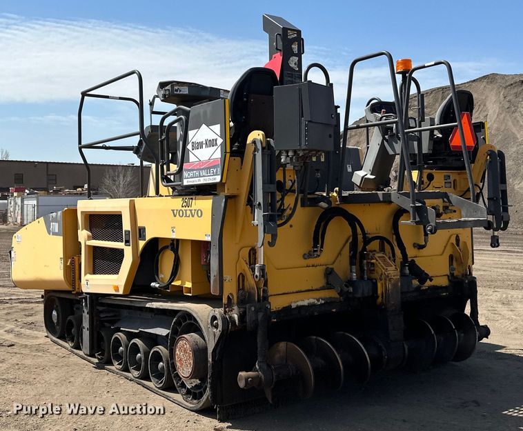 image for item DQ0799 2016 Volvo P7110 paver