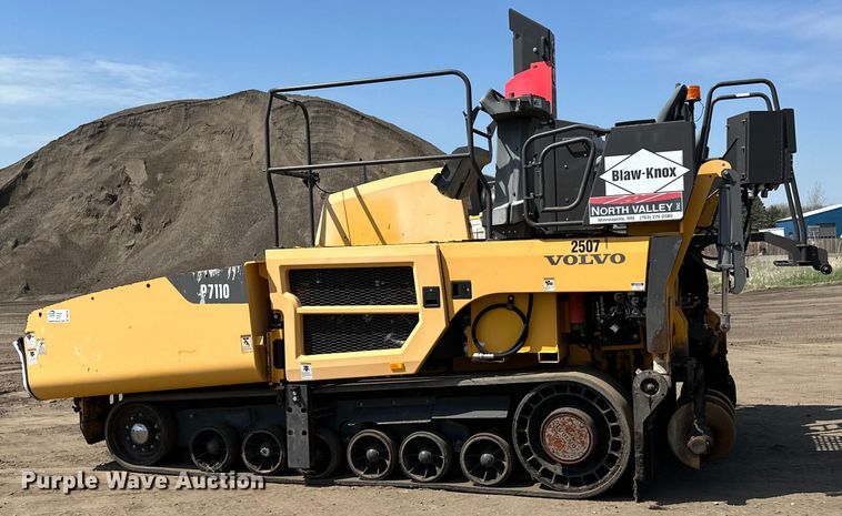 image for item DQ0799 2016 Volvo P7110 paver