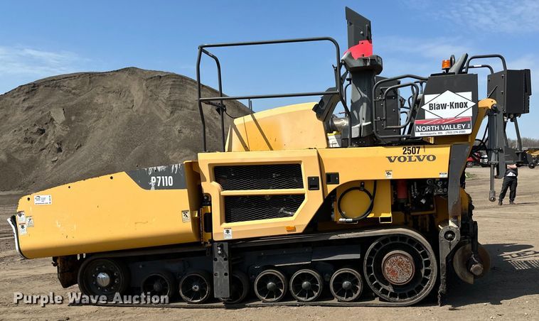 image for item DQ0799 2016 Volvo P7110 paver