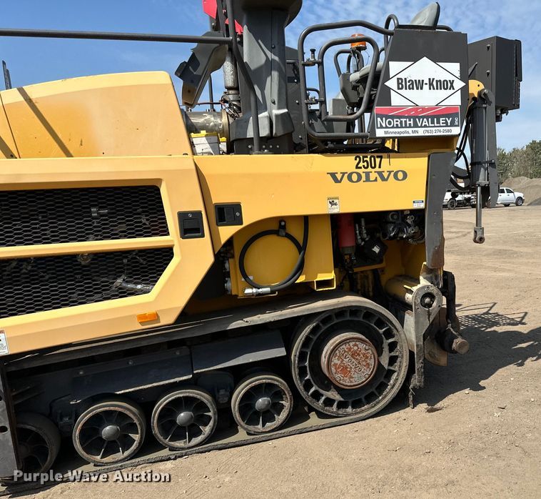 image for item DQ0799 2016 Volvo P7110 paver