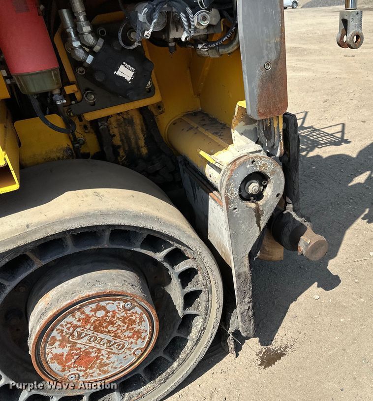 image for item DQ0799 2016 Volvo P7110 paver