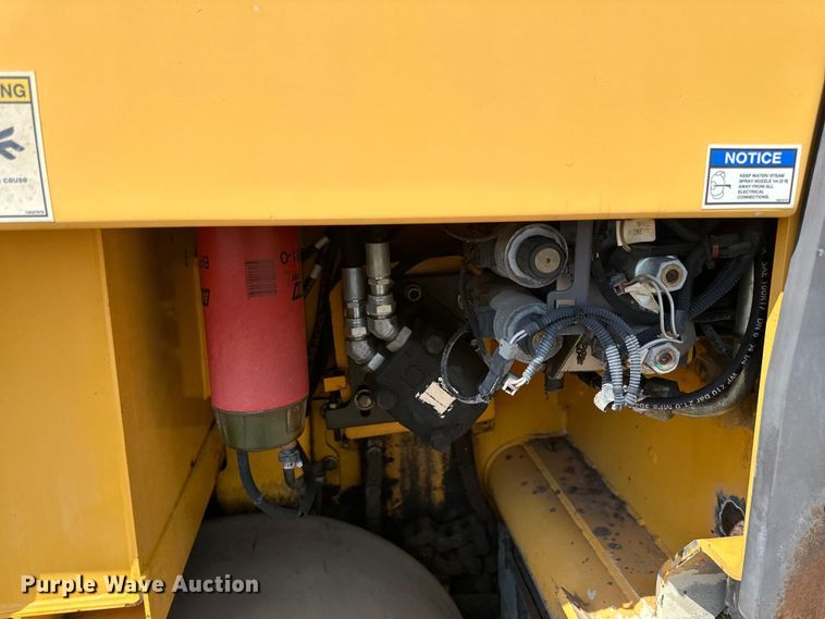 image for item DQ0799 2016 Volvo P7110 paver