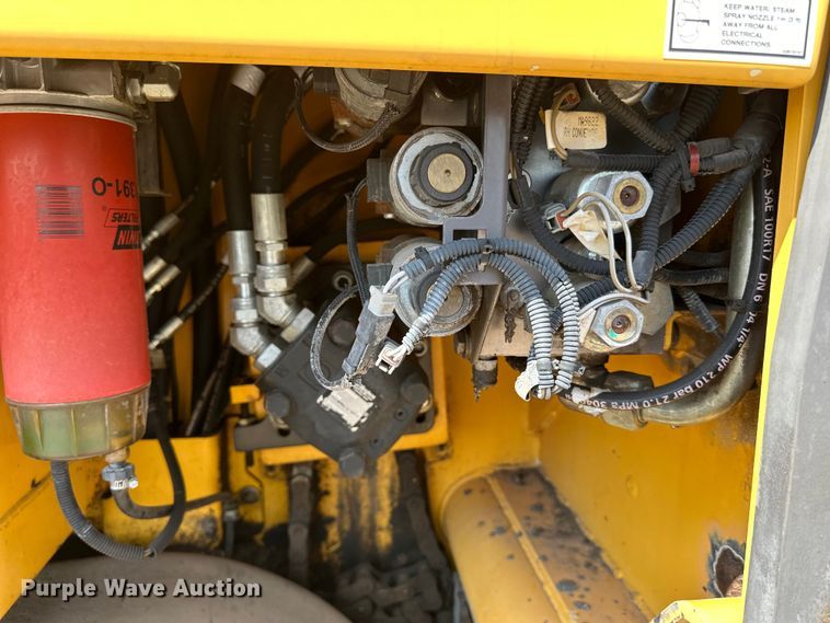 image for item DQ0799 2016 Volvo P7110 paver