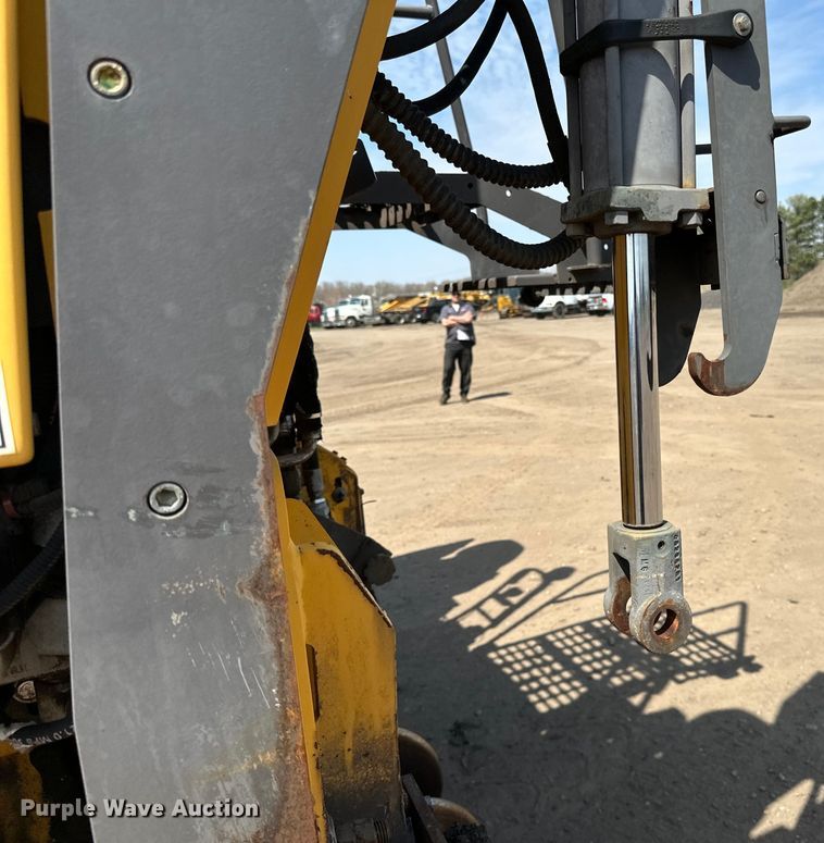 image for item DQ0799 2016 Volvo P7110 paver