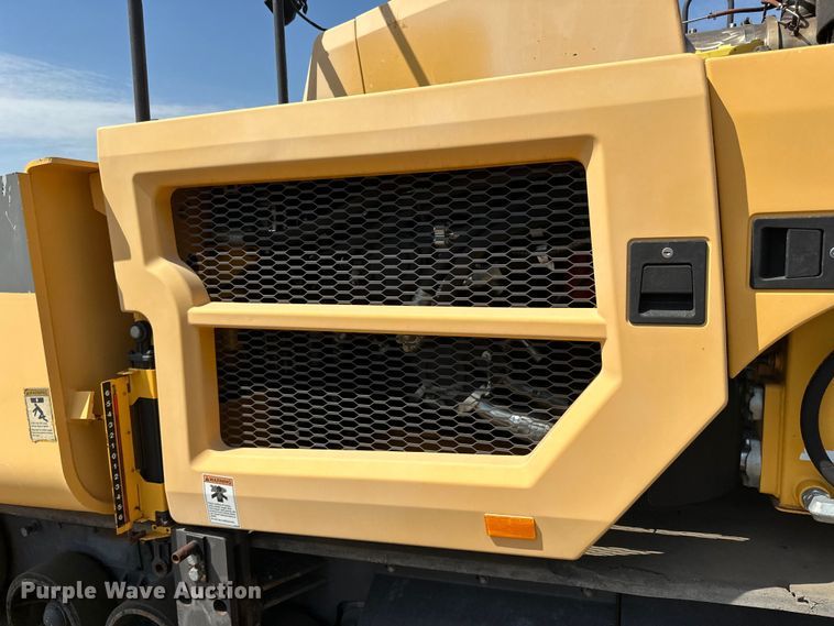 image for item DQ0799 2016 Volvo P7110 paver