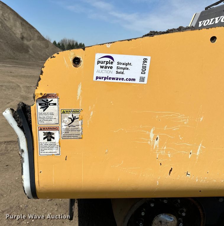 image for item DQ0799 2016 Volvo P7110 paver