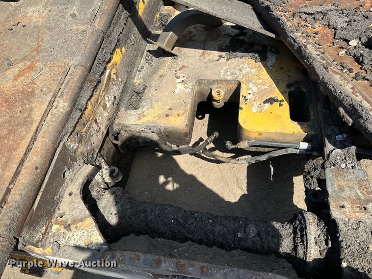 image for item DQ0799 2016 Volvo P7110 paver