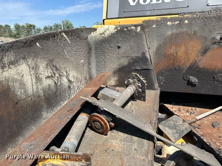 image for item DQ0799 2016 Volvo P7110 paver