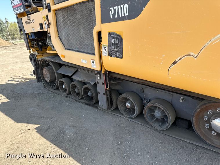 image for item DQ0799 2016 Volvo P7110 paver