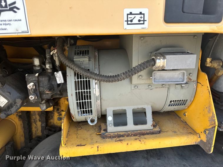 image for item DQ0799 2016 Volvo P7110 paver