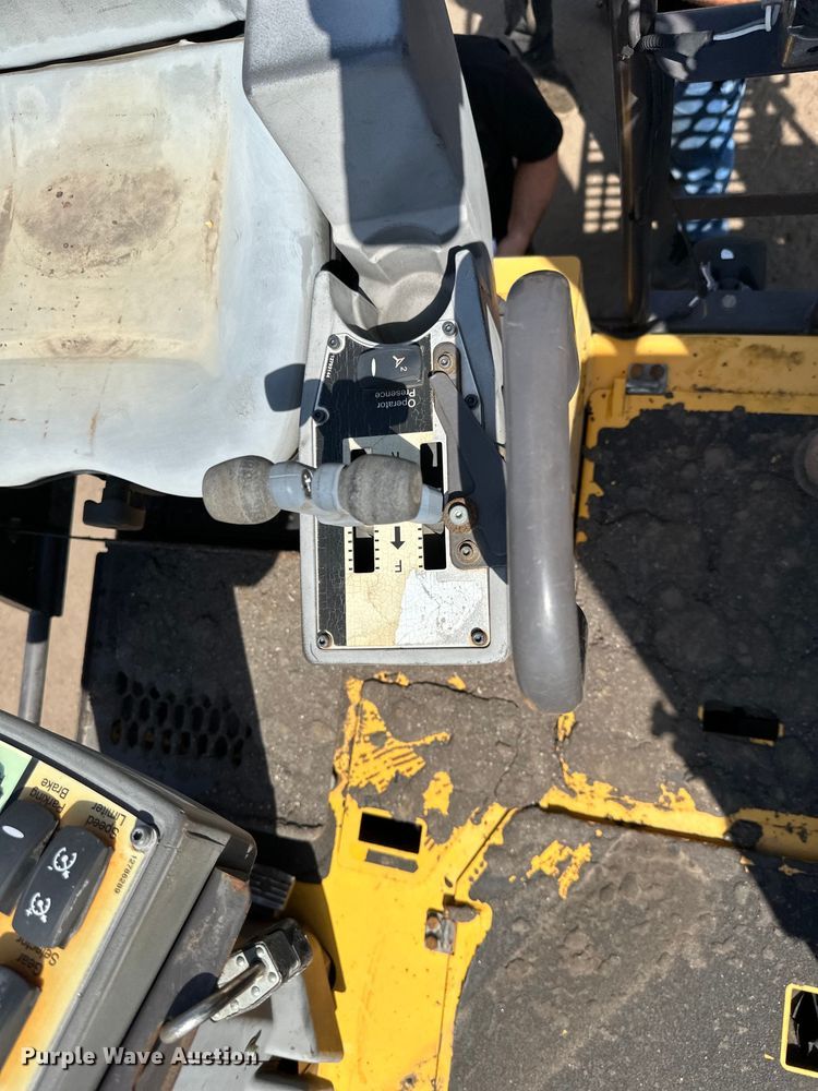 image for item DQ0799 2016 Volvo P7110 paver