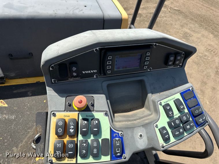 image for item DQ0799 2016 Volvo P7110 paver