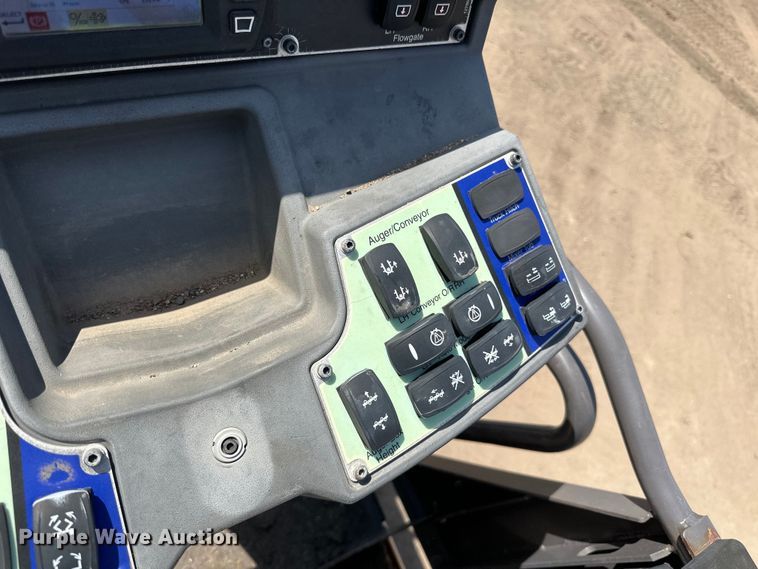 image for item DQ0799 2016 Volvo P7110 paver