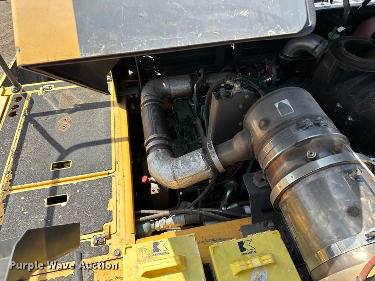 image for item DQ0799 2016 Volvo P7110 paver