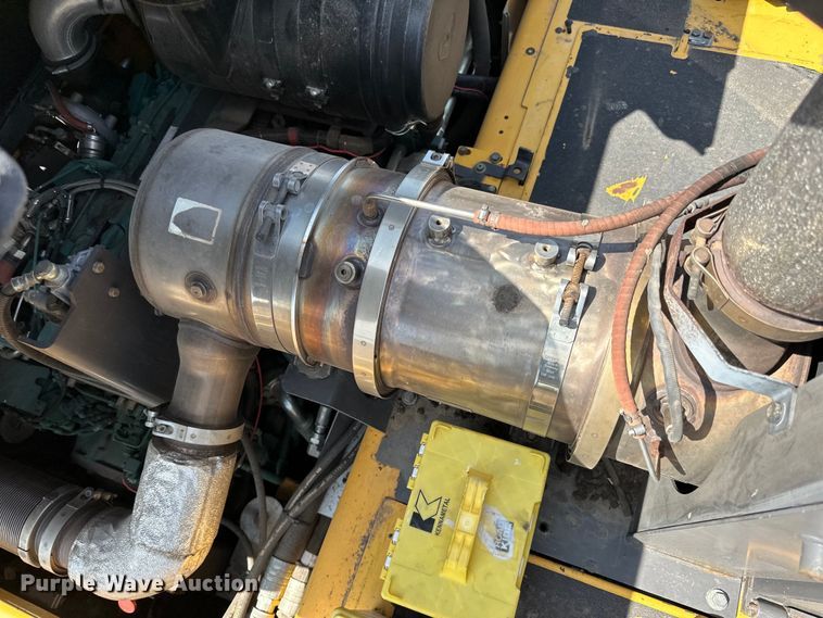 image for item DQ0799 2016 Volvo P7110 paver