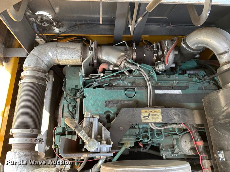 image for item DQ0799 2016 Volvo P7110 paver