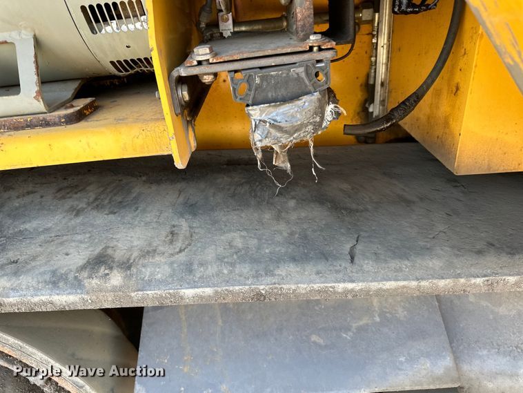 image for item DQ0799 2016 Volvo P7110 paver