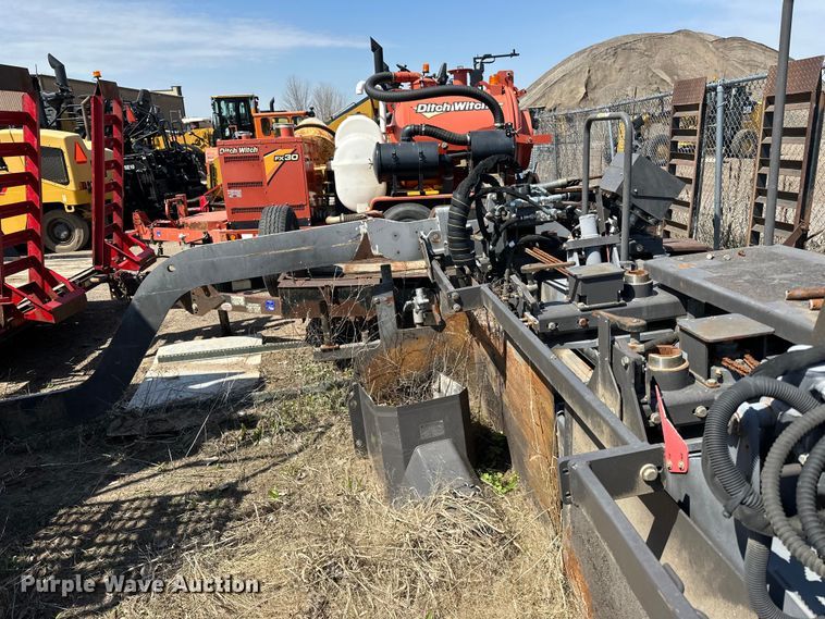 image for item DQ0799 2016 Volvo P7110 paver